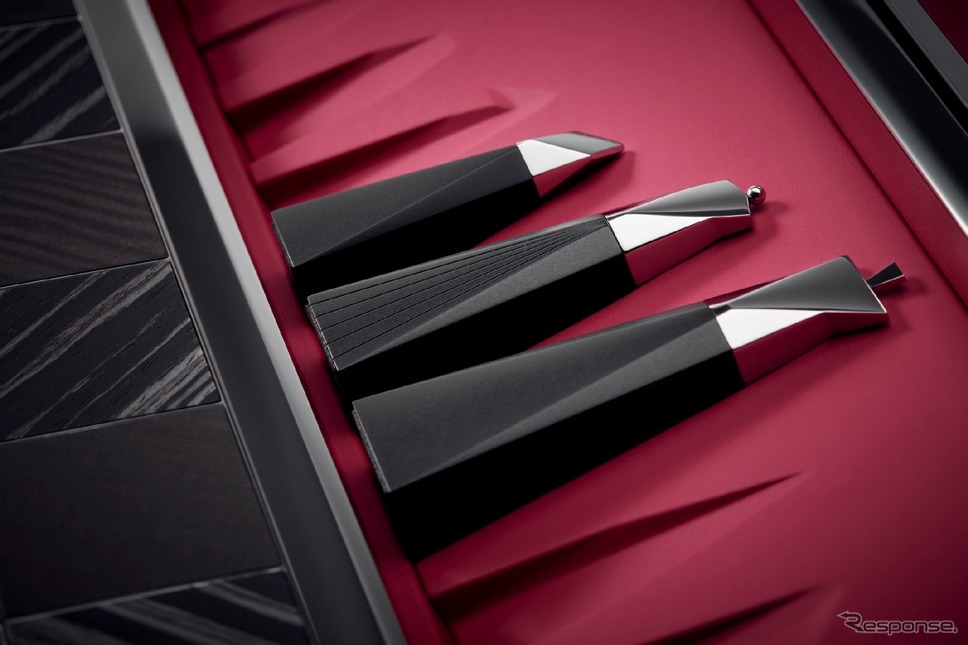 ロールスロイスの「チェスセット」《photo by Rolls-Royce Motor Cars》