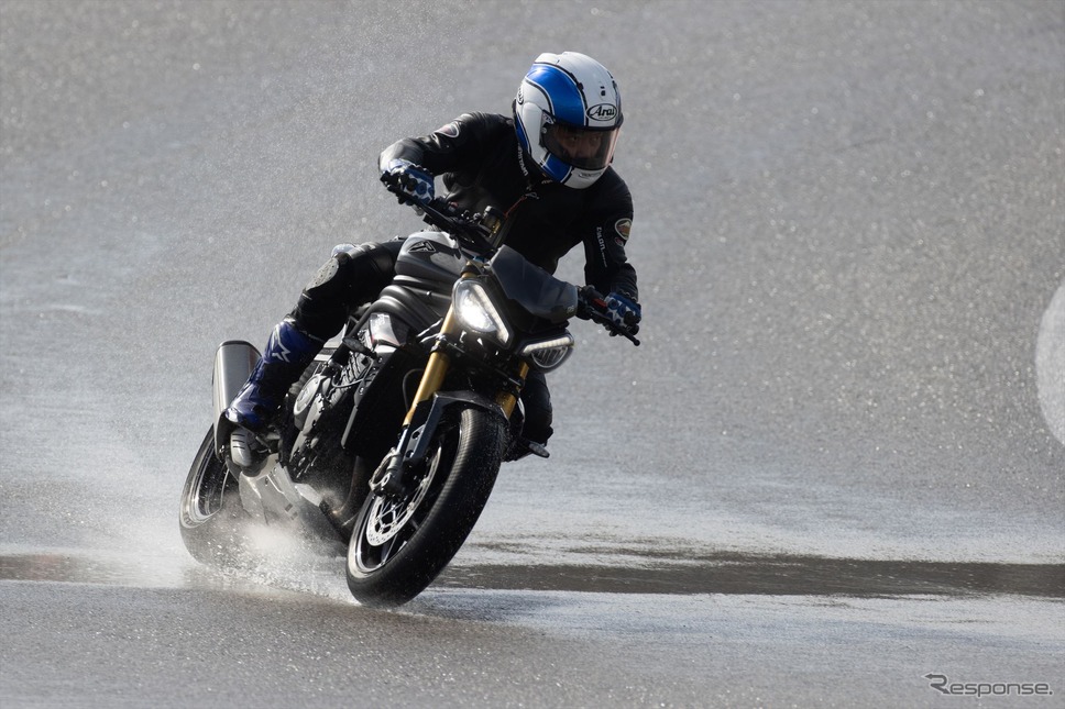 トライアンフ スピードトリプル1200RS《写真提供 トライアンフモーターサイクルズ》