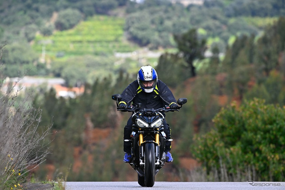 トライアンフ スピードトリプル1200RS《写真提供 トライアンフモーターサイクルズ》