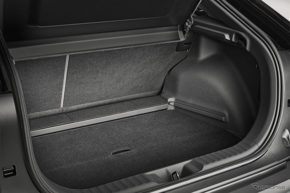 新型『CH-R+』インテリア《photo by Toyota》