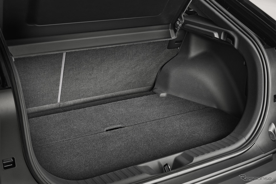 新型『CH-R+』インテリア《photo by Toyota》
