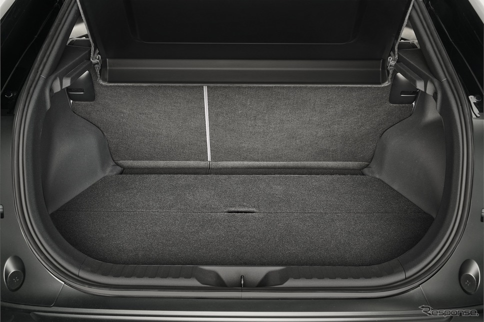 新型『CH-R+』インテリア《photo by Toyota》