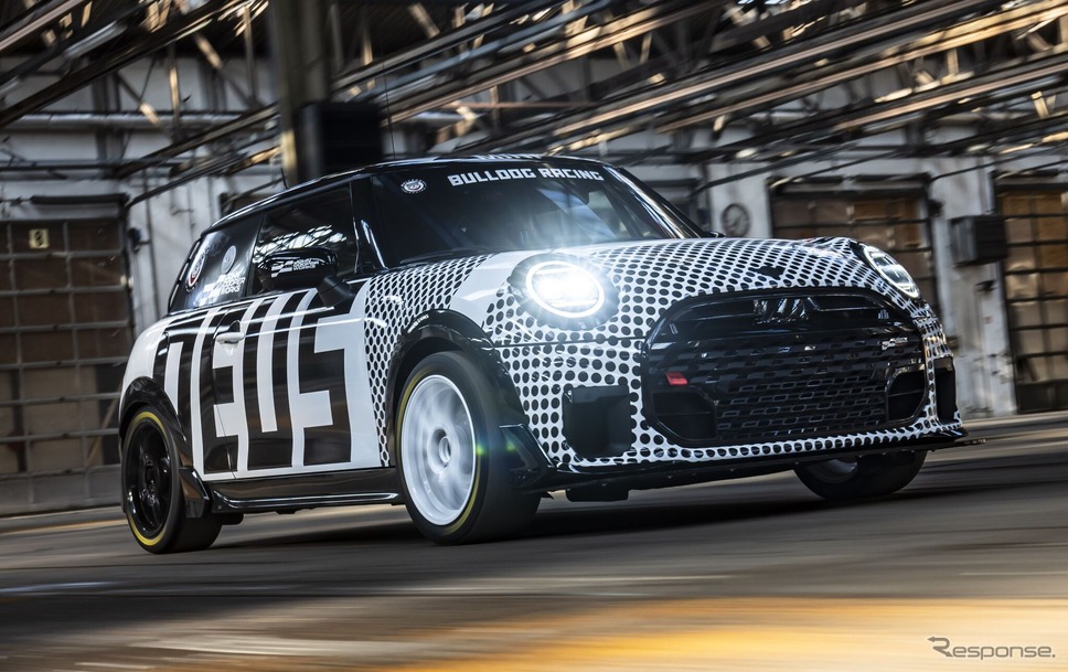 「ニュルブルクリンク24時間レース」に挑戦するMINI ジョン・クーパー・ワークス《photo by MINI》