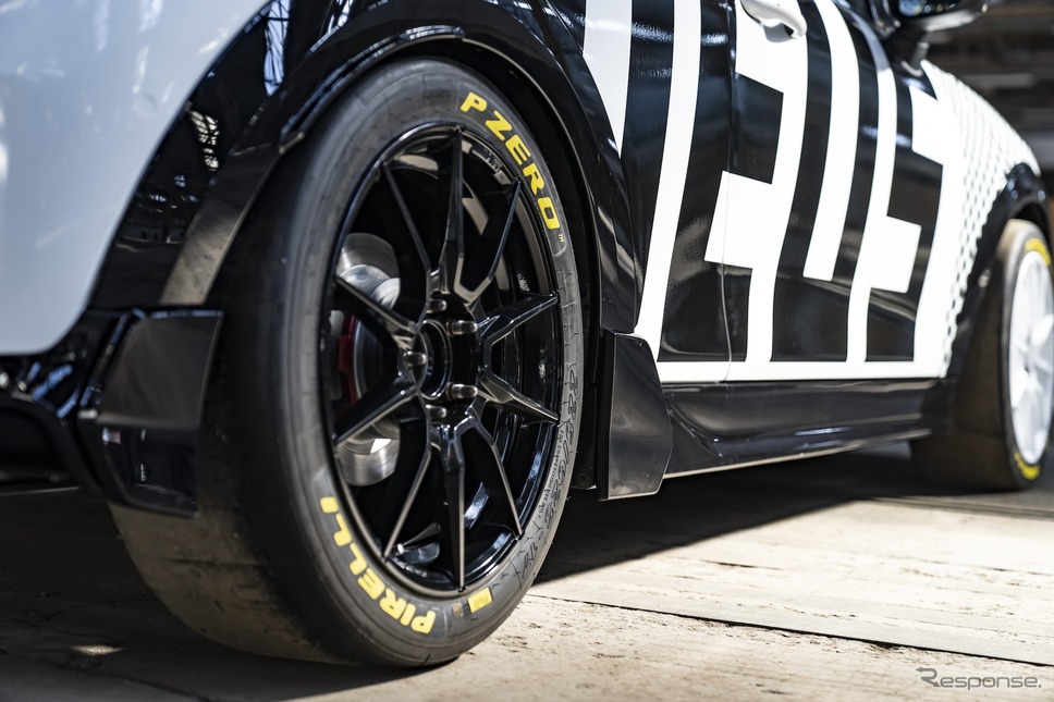 「ニュルブルクリンク24時間レース」に挑戦するMINI ジョン・クーパー・ワークス《photo by MINI》