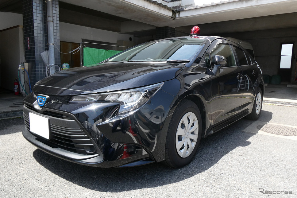 覆面パトカー《画像提供 三菱地所・サイモン》