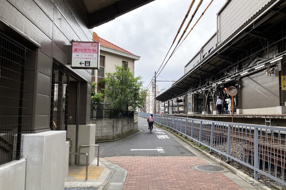 市川ママ駅《写真撮影 高木啓》