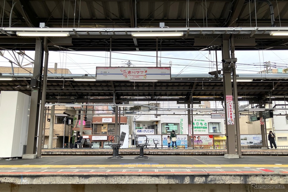 市川ママ駅《写真撮影 高木啓》