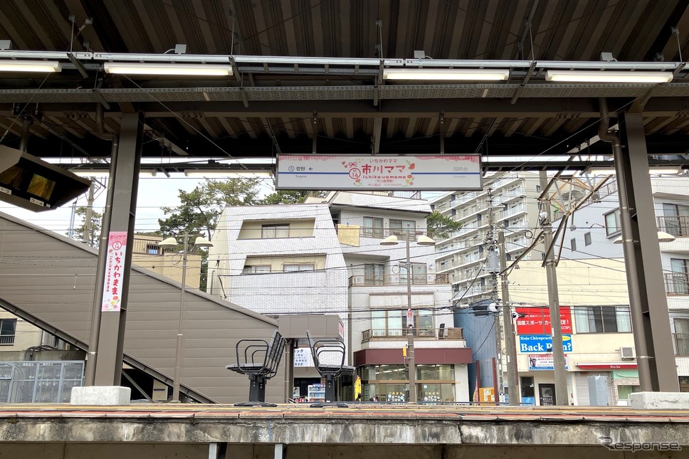 市川ママ駅《写真撮影 高木啓》