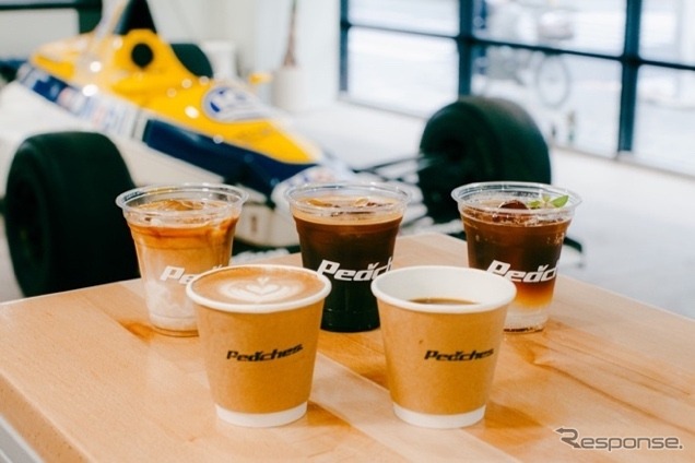 カフェメニュー:ドリップコーヒー(アイス620円/ホット580円)ほか《画像提供 Peaches.》