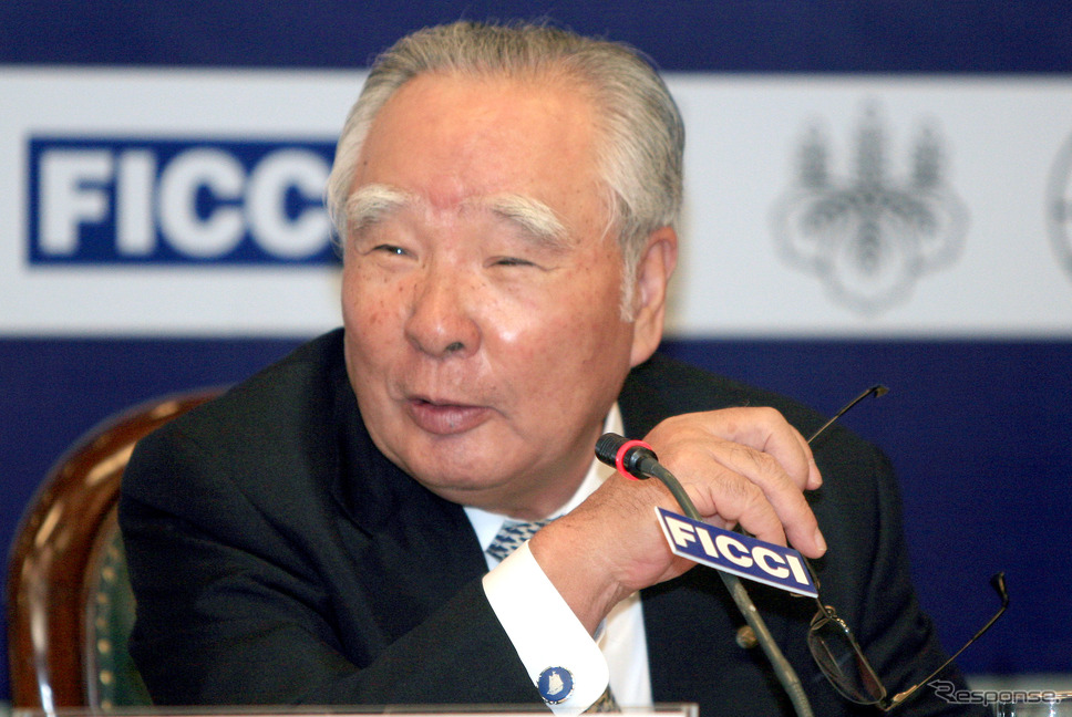 スズキの鈴木修前相談役(写真は2007年)《Photo by Sonu Mehta/Hindustan Times/ゲッティイメージズ》