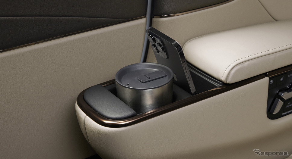 トヨタ アルファード「Spacious Lounge」（内装ニュートラルベージュ）《写真提供 トヨタ車体》