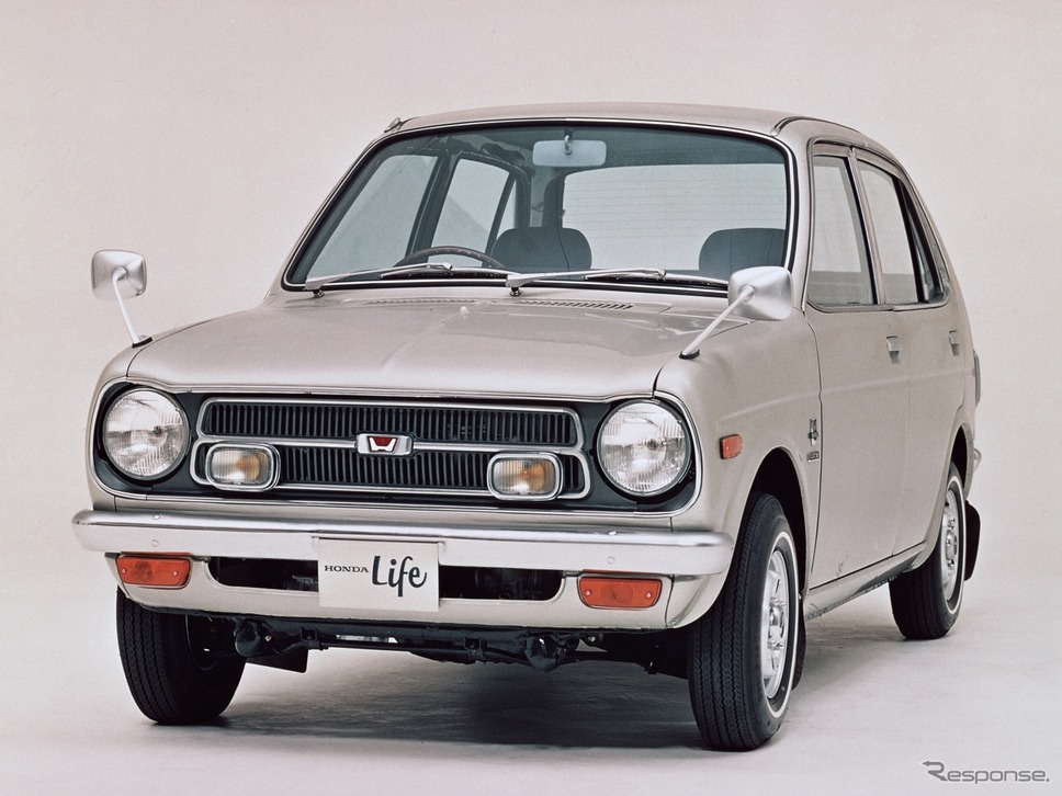 振動低減のために初めてバランサーが用いられた軽自動車のホンダ・ライフ360(1971年)《写真提供 ホンダ》
