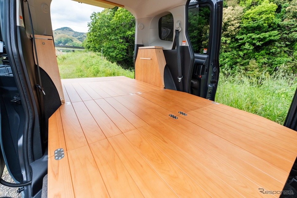YURTの『シエンタ』用車中泊キット「VANLIFE ROOMKIT」《写真提供 RESTORE》
