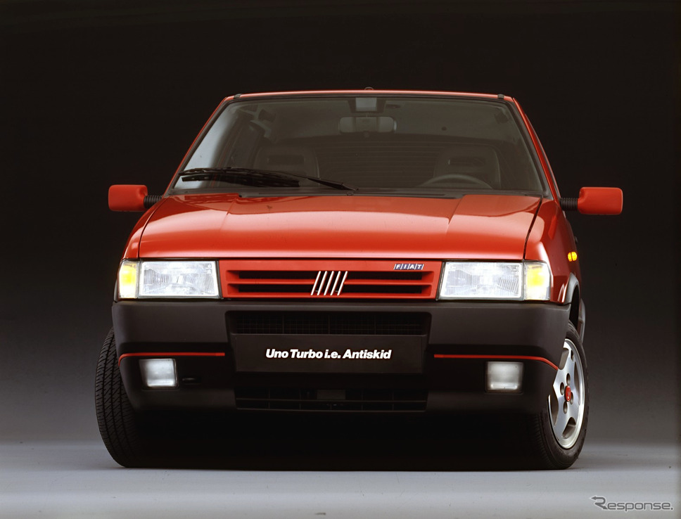 フィアット『ウーノ・ターボ 』(改良モデル)《photo by Fiat》