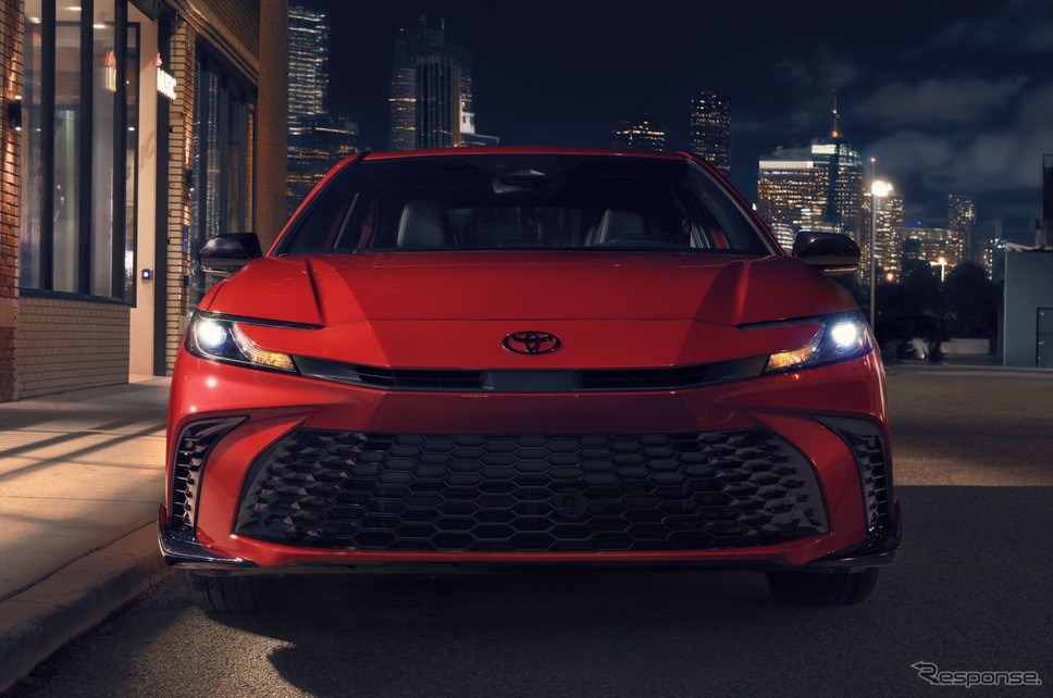 トヨタ・カムリの「ナイトシェード・エディション」(米国仕様)《photo by Toyota》