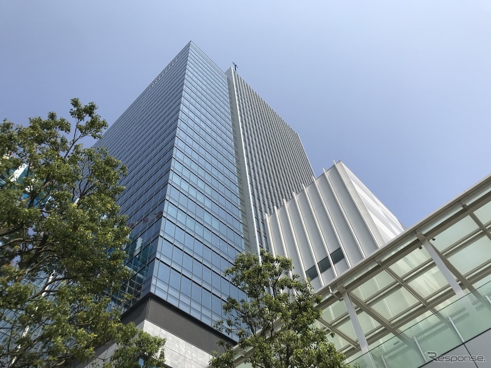 三菱自動車本社《写真撮影 高木啓》