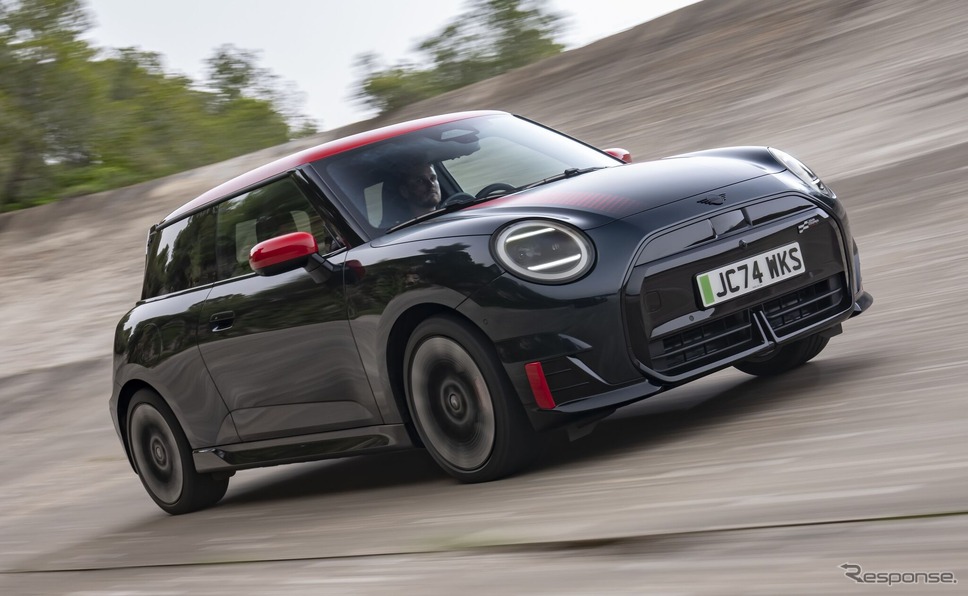 MINI『ジョン・クーパー・ワークス エレクトリック』《photo by MINI》