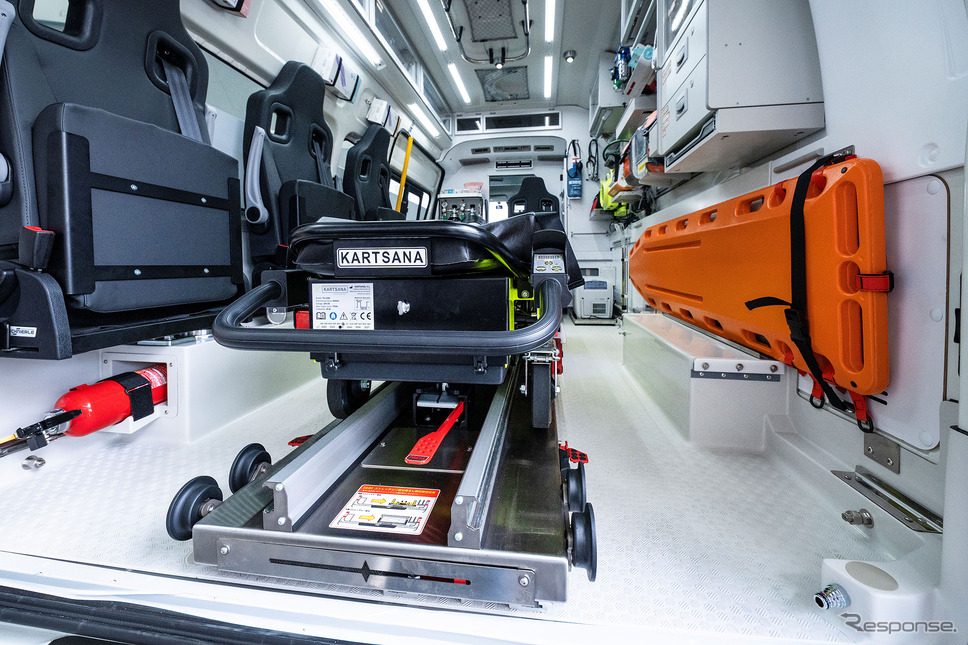 ベルリングの新型救急車『C-CABIN』《写真提供 DMM.com》