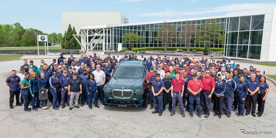 BMWグループの米国サウスカロライナ州スパータンバーグ工場から、700万台目のBMWとしてアルピナ『XB7』がラインオフ《photo by BMW》