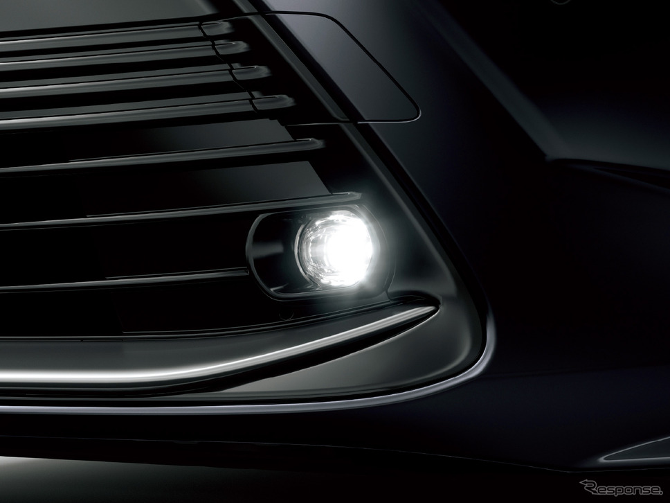 LEDフロントフォグランプ《写真提供 トヨタ自動車》