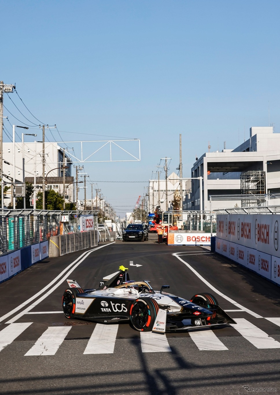 画面奥のターン7を左折、画面手前のターン8を左折、ストレートヘ(東京 E Prix 2024) (c) Formula E《写真提供 フォーミュラE》