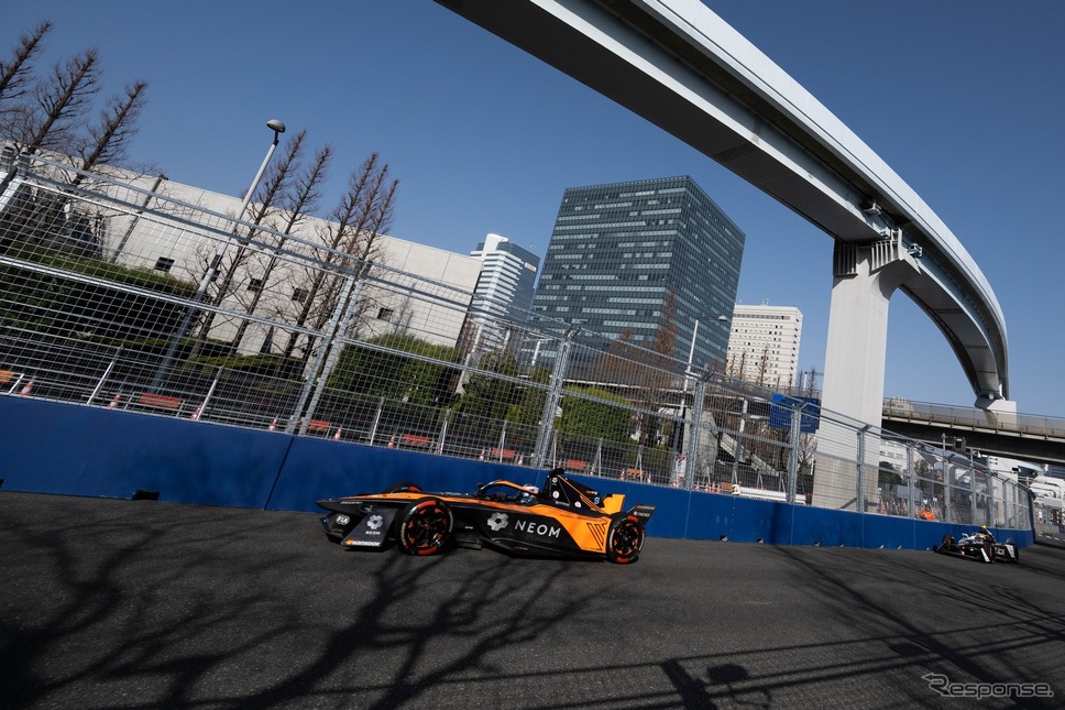 ターン13。上空はゆりかもめの引き込み線(東京 E Prix 2024) (c) Formula E《写真提供 フォーミュラE》