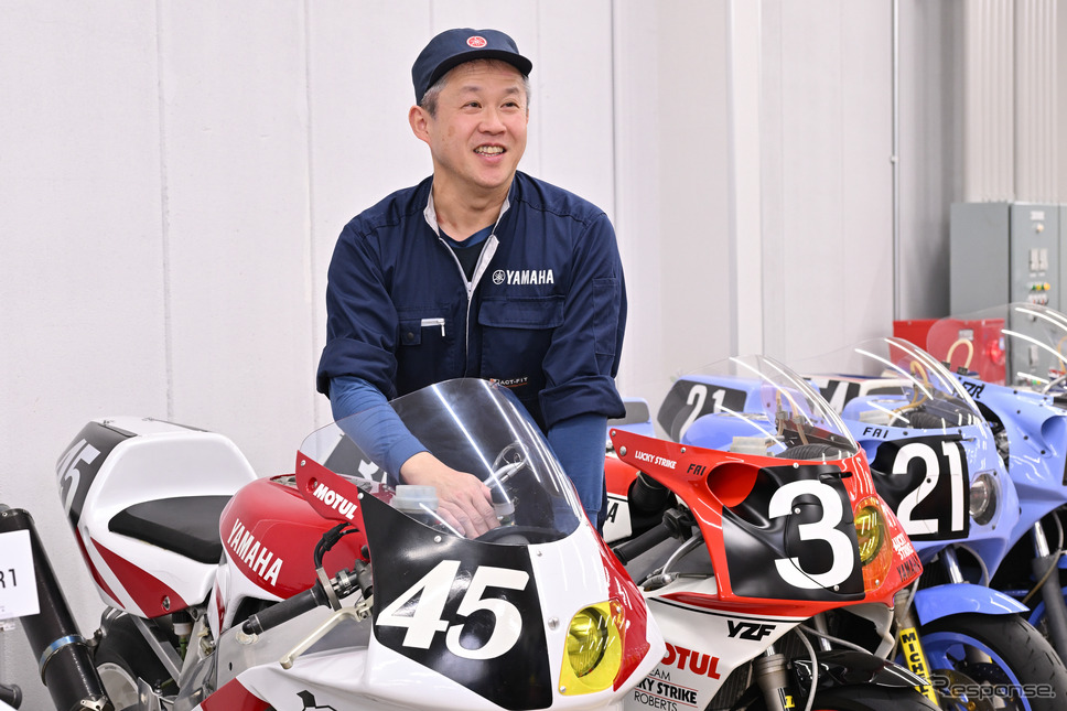 芳賀紀行選手が走った『YZF-R7』や『YZF-R1』を手がけたいと話した石井聡さん《写真撮影 廣井誠》