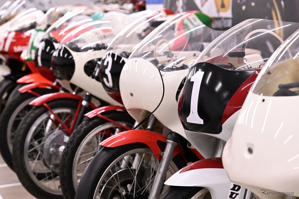 ヤマハ発動機 豊岡技術センターでレストアされる車両《写真撮影 廣井誠》