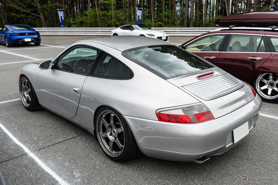 ポルシェ996 × ボルクレーシングTE37(マグネシウム)…レイズファンミーティング《写真撮影 望月勇輝》