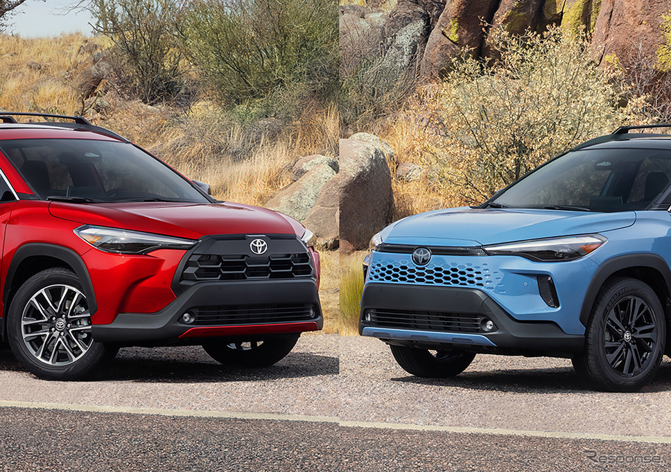 トヨタ・カローラクロス(ガソリン、左)とハイブリッド改良新型(米国仕様)《photo by Toyota》