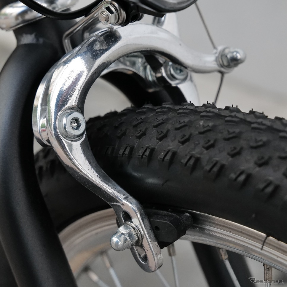 e-bikeブランドWO(ダブルオー)の新型電動アシスト自転車『GLISSE』《写真提供 ダイナー》