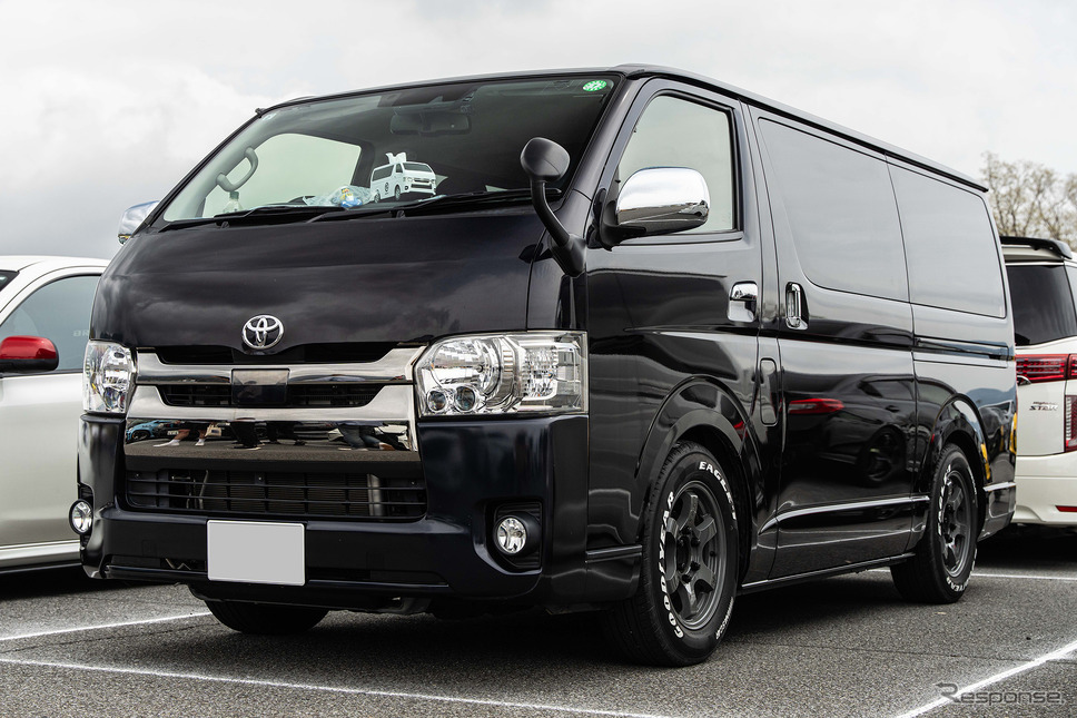 TOYOTA ハイエース × グラムライツ 57DR-X…レイズファンミーティング2025《写真撮影 望月勇輝》