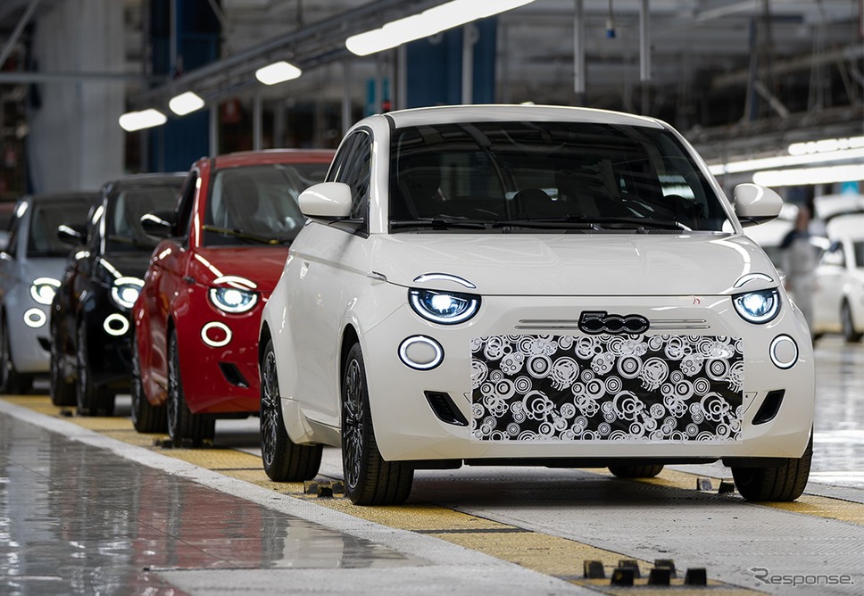 フィアット『500ハイブリッド』新型の先行生産車両《photo by Fiat》