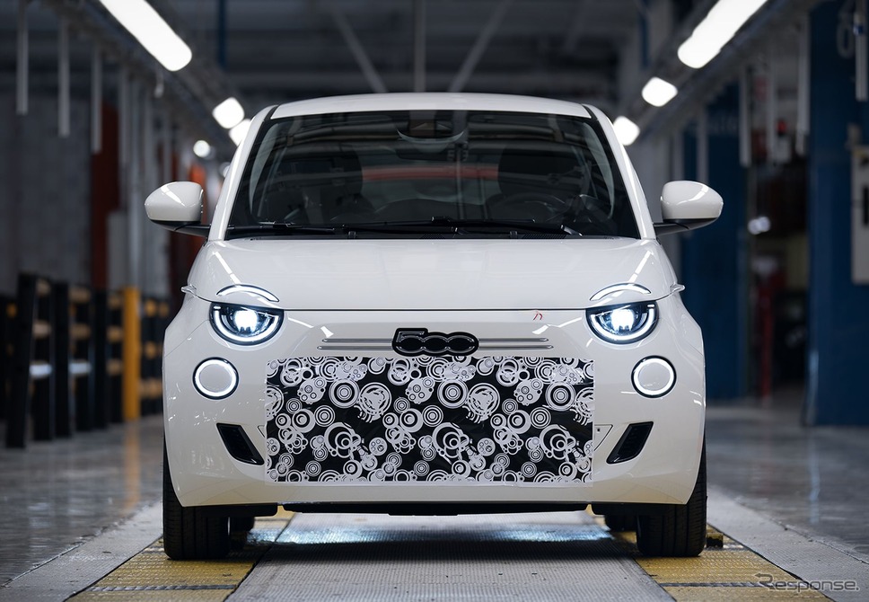 フィアット『500ハイブリッド』新型の先行生産車両《photo by Fiat》