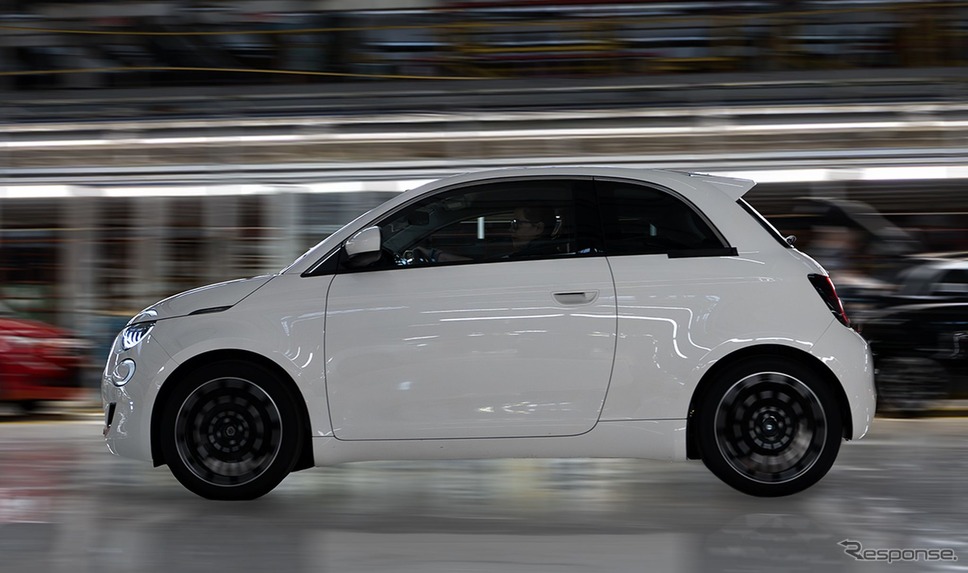 フィアット『500ハイブリッド』新型の先行生産車両《photo by Fiat》