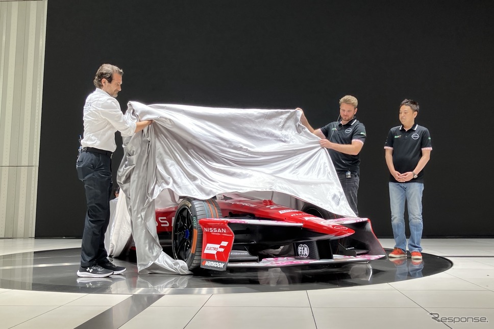 好調の日産フォーミュラEチーム、桜デザインのマシンで東京E-Rixに挑む《写真撮影 高木啓》