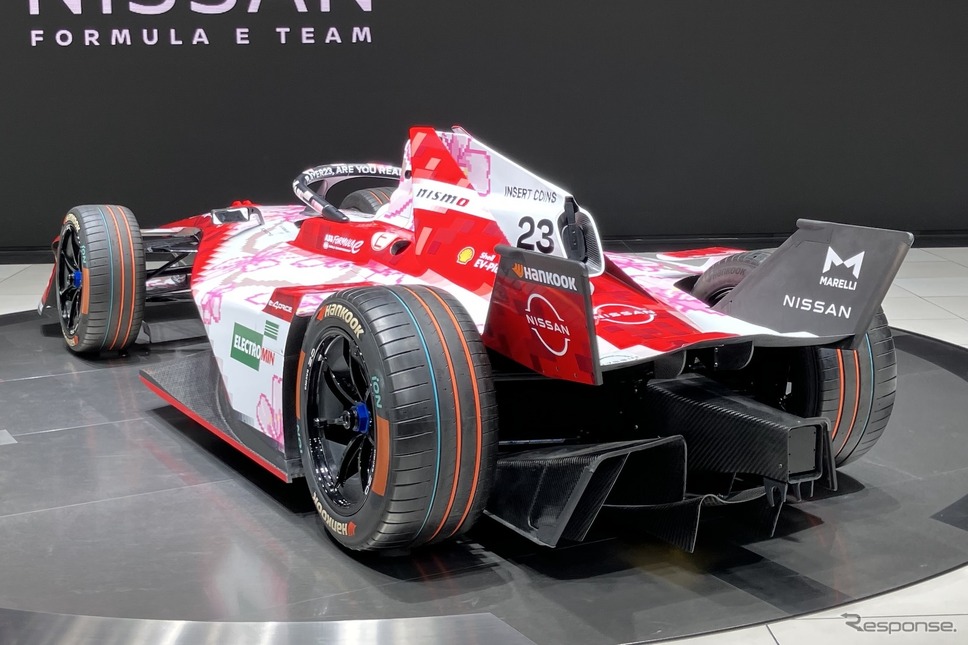 桜デザイン（リバリー）の東京E-Prix用日産フォーミュラEマシン《写真撮影 高木啓》