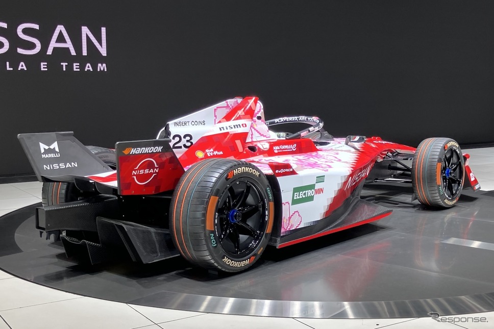 桜デザイン（リバリー）の東京E-Prix用日産フォーミュラEマシン《写真撮影 高木啓》