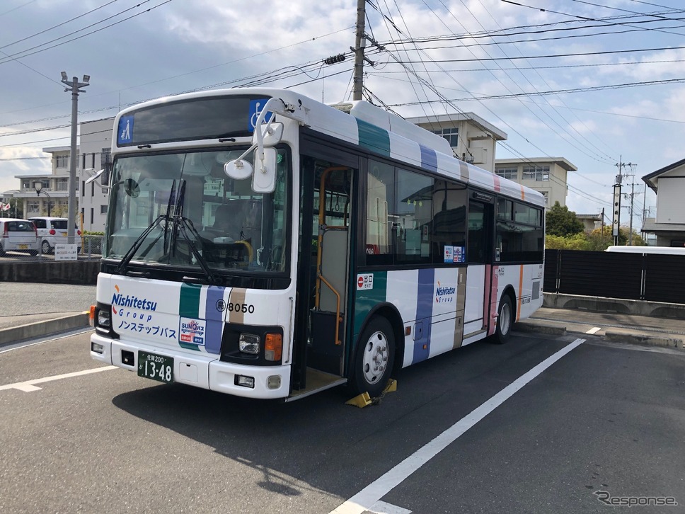 西鉄バス佐賀株式会社の路線バス《写真提供 三菱地所・サイモン》
