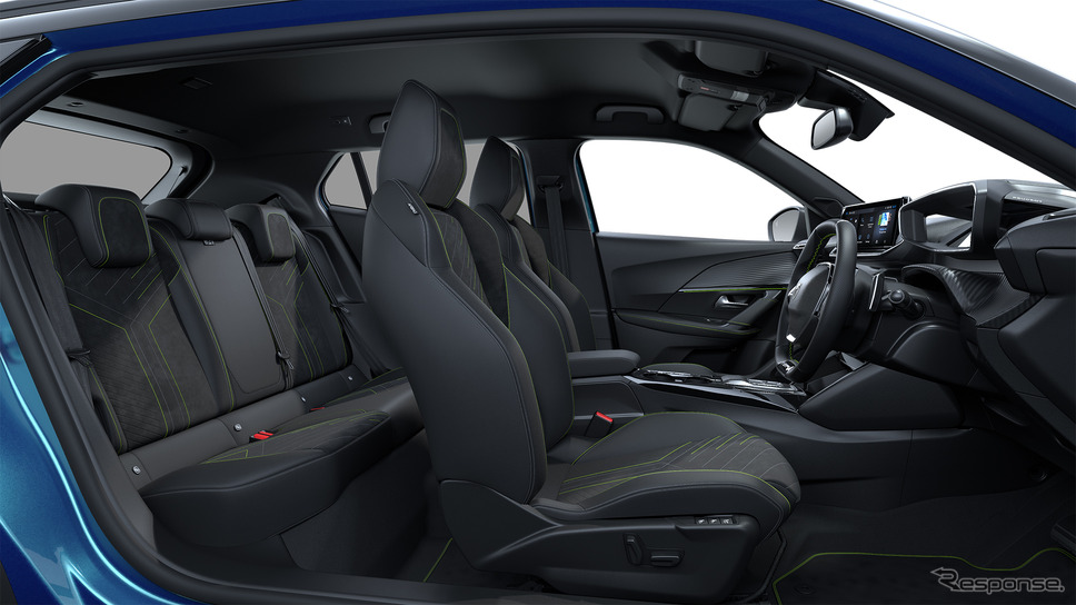 プジョー 2008 GT オブセッションブルー《写真提供 ステランティスジャパン》