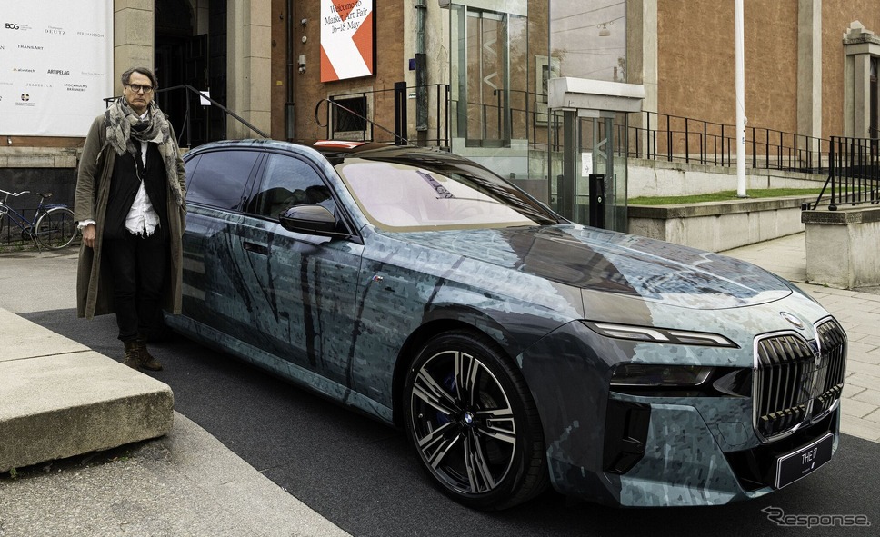 BMW i7のアートカーとドイツ人アーティスト、グレゴール・ヒルデブラント氏《photo by BMW》