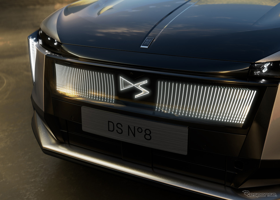 DS N°8《写真提供 ステランティスジャパン》