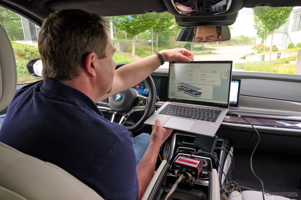 ソリッドパワー社の大型純全固体電池(ASSB)セルを搭載したBMW『i7』のプロトタイプ《photo by BMW》