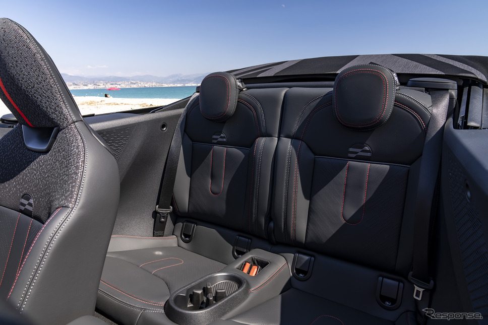 MINI『ジョン・クーパー・ワークス(JCW)コンバーチブル』新型《photo by MINI》