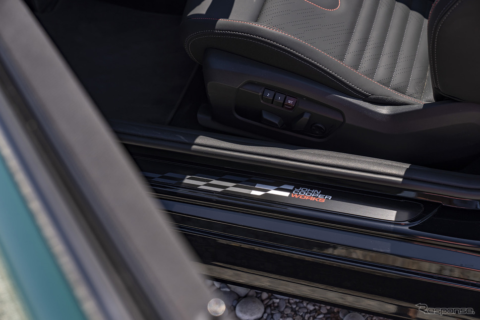 MINI『ジョン・クーパー・ワークス(JCW)コンバーチブル』新型《photo by MINI》