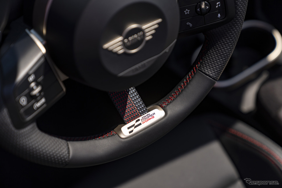 MINI『ジョン・クーパー・ワークス(JCW)コンバーチブル』新型《photo by MINI》