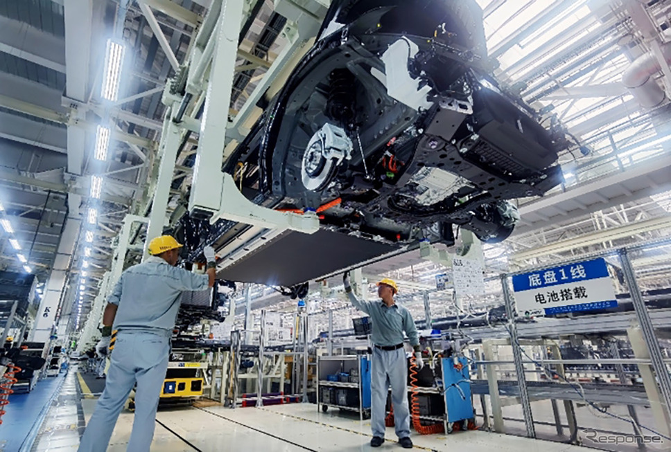 一汽トヨタは新型EV『bZ5』の生産を同社の新エネルギー工場で開始《photo by Toyota》