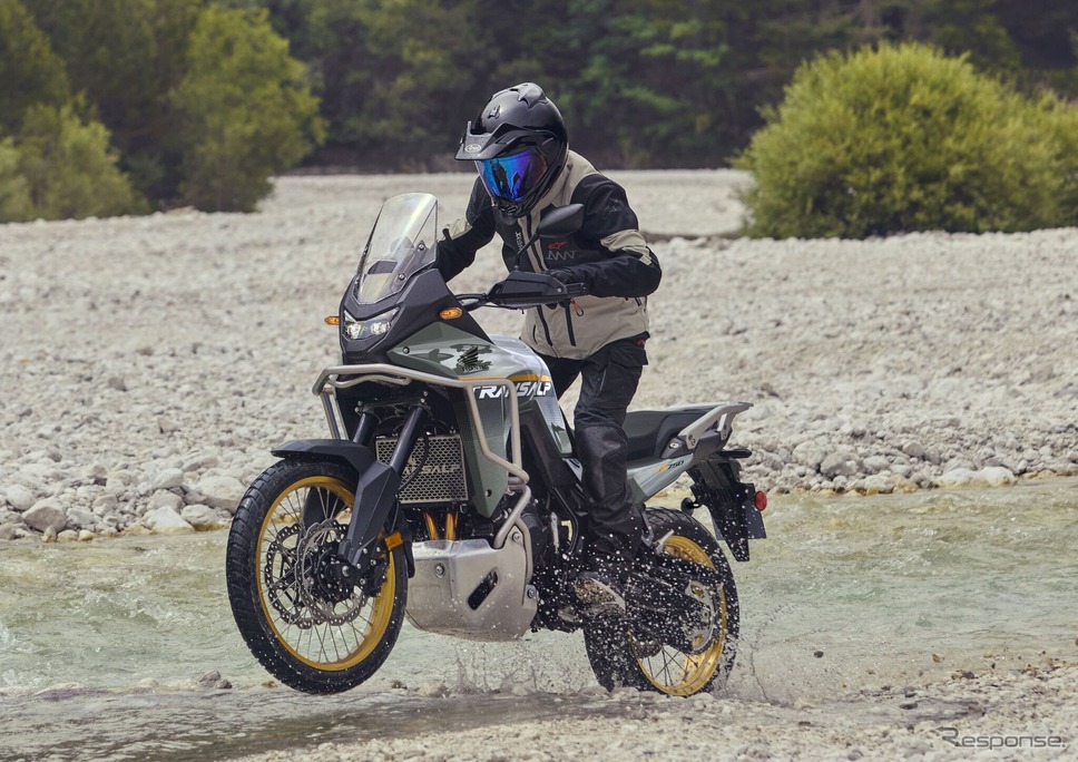 ホンダ『XL750トランザルプ』の2025年モデル(米国仕様)《photo by Honda》
