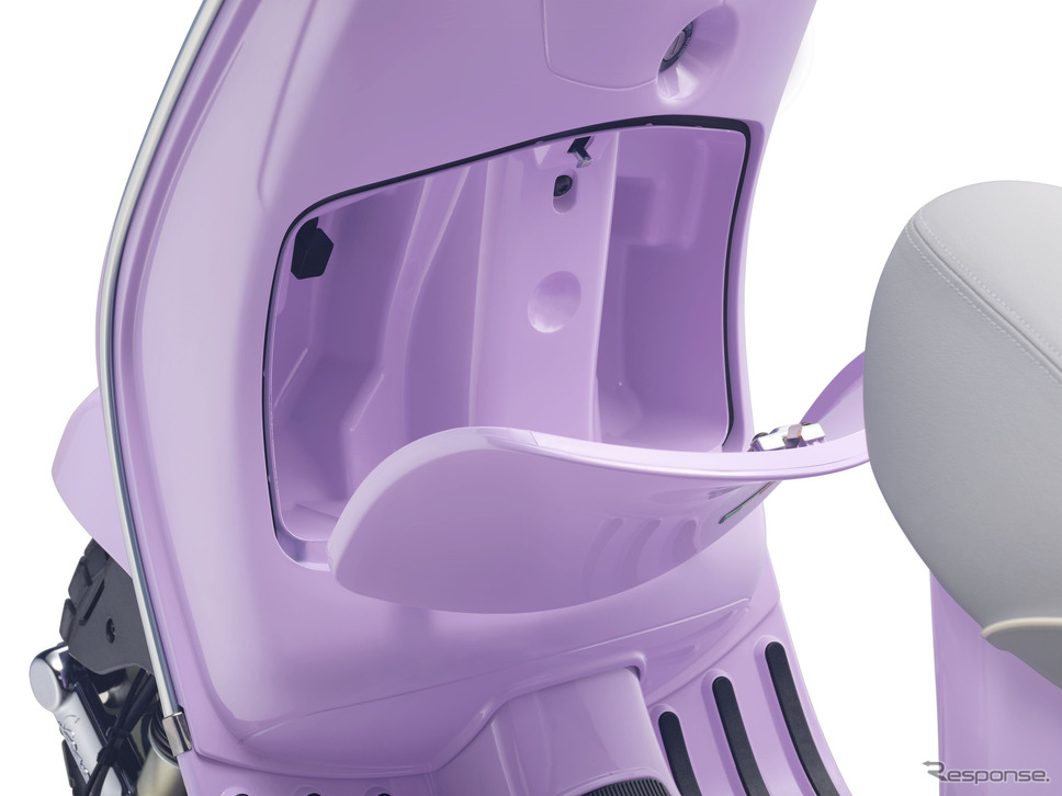 USB電源ポート付グローブボックス《写真提供 ピアッジオグループジャパン》