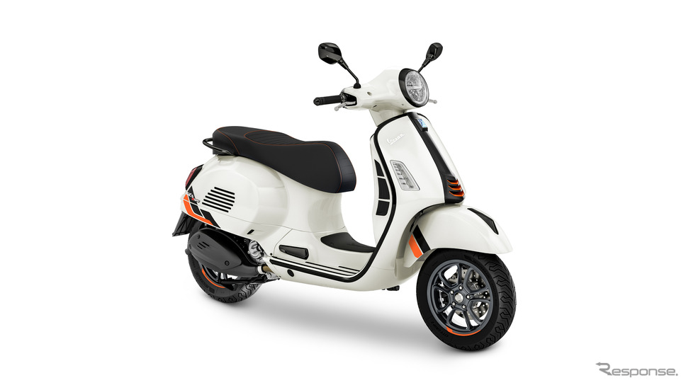 ベスパ GTS SuperSport 300 イノチェンテホワイト《写真提供 ピアッジオグループジャパン》
